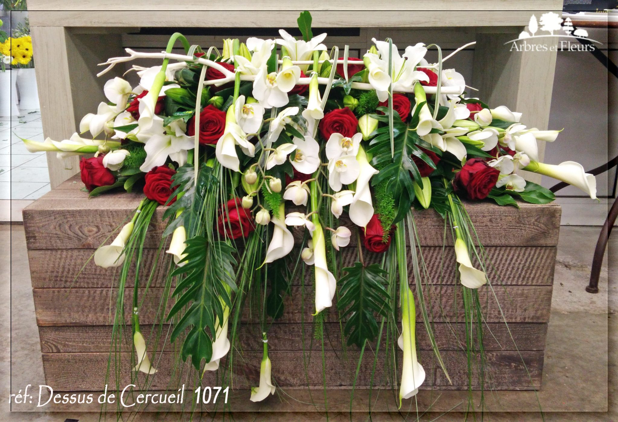 dessus-de-cercueil-arbres-fleurs